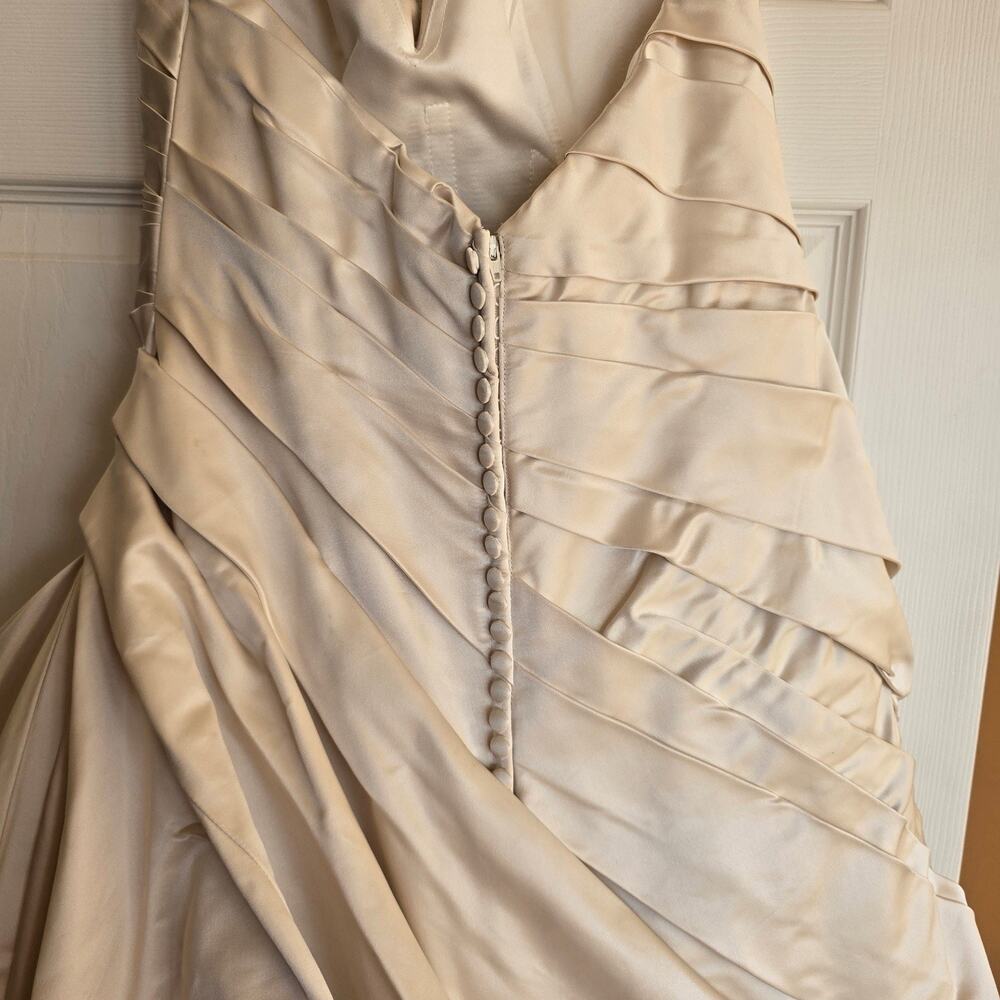 Casablanca Couture Bridal Dress Style B041 Amare Size 12 Champagne 100% silk - Picture 9 of 11